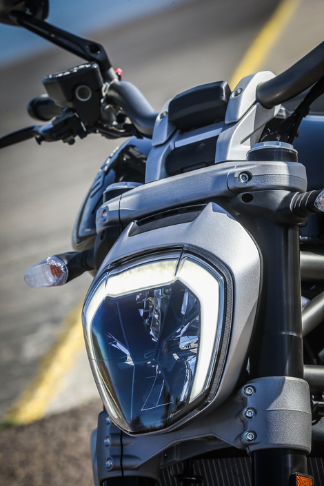 Illustration for article titled Ride Review: The 2016 Ducati XDiavel Is A Weird But Intriguing Italian CruiserÂ